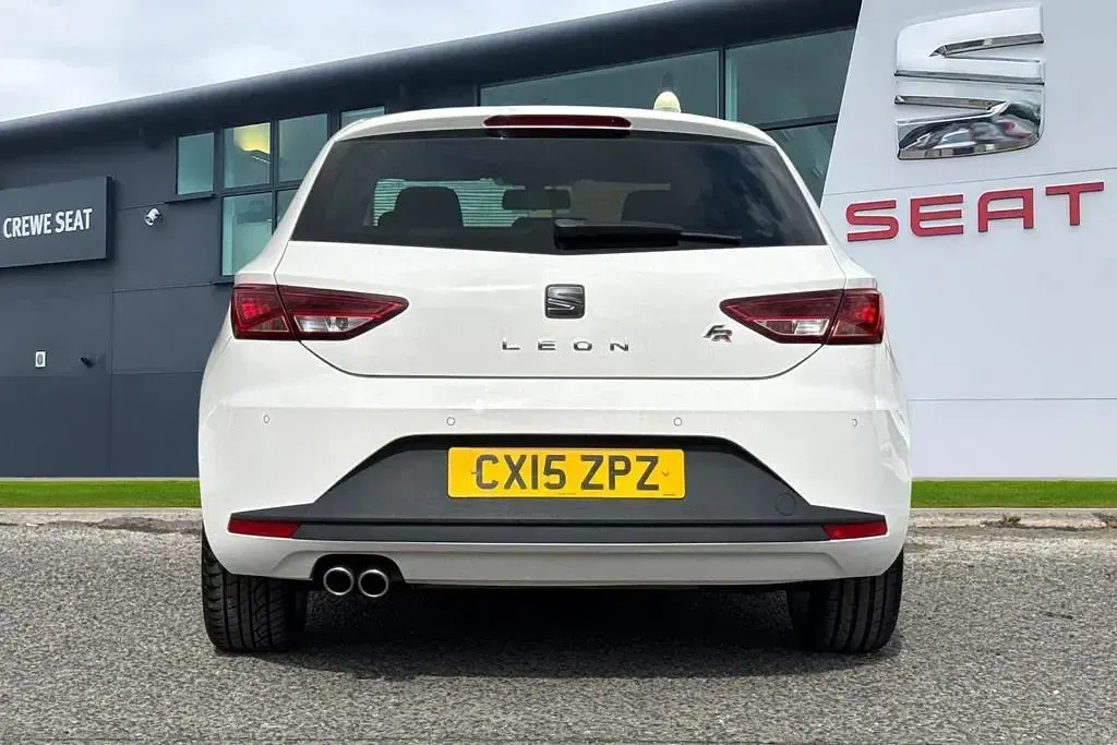 Used Seat Leon FR 150 HP (110 kW) 2015 White Hatchback