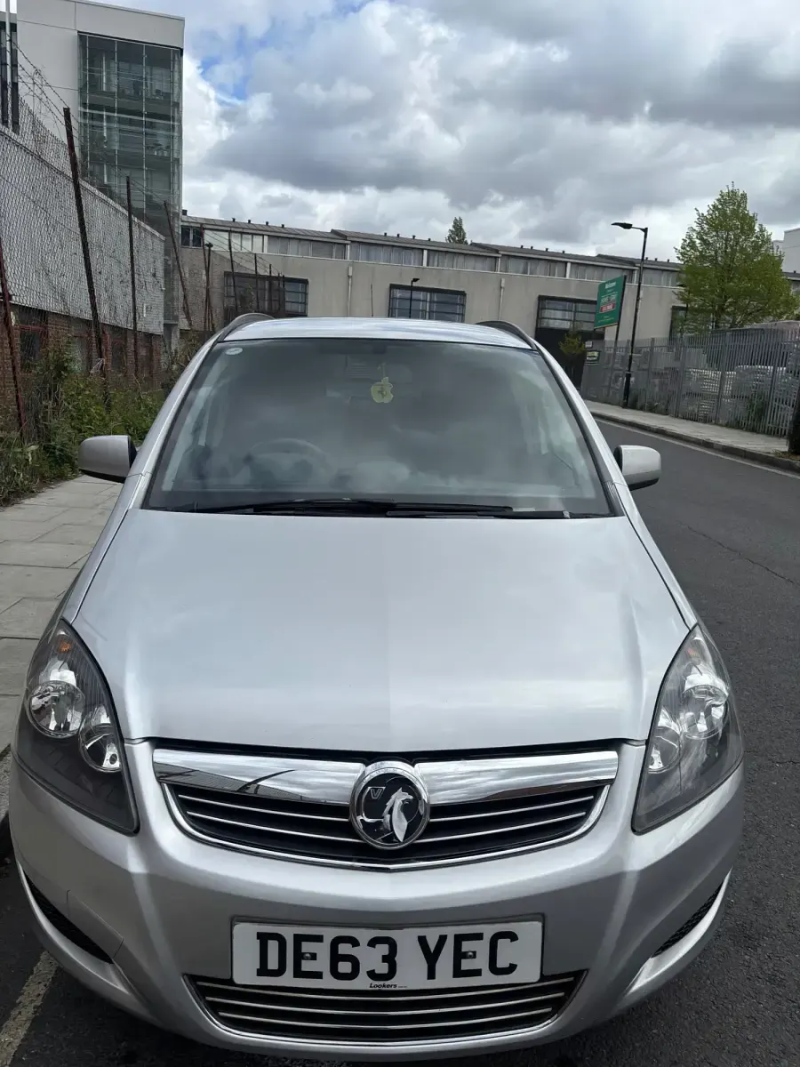 Second-hand Vauxhall Zafira 2013 Argintiu Monovolum