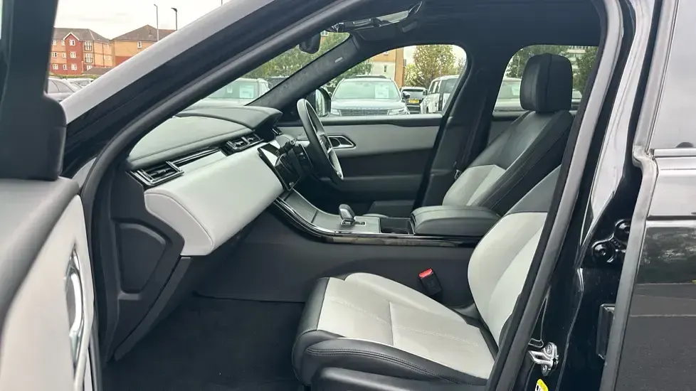 Used Land Rover Range Rover Velar Autobiography 204 HP (150 kW) 2025 Metallic  santorini black SUV