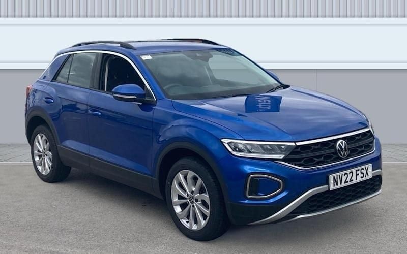 Used 2024 VW T-Roc Life SUV | £17,128 (Good price) - Image 1/4