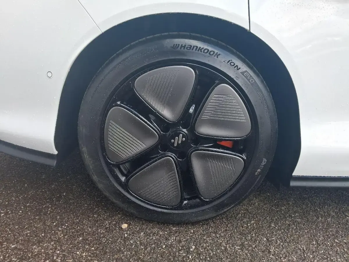 Used MG IM5 214 kW (291 HP) 2026 White Hatchback
