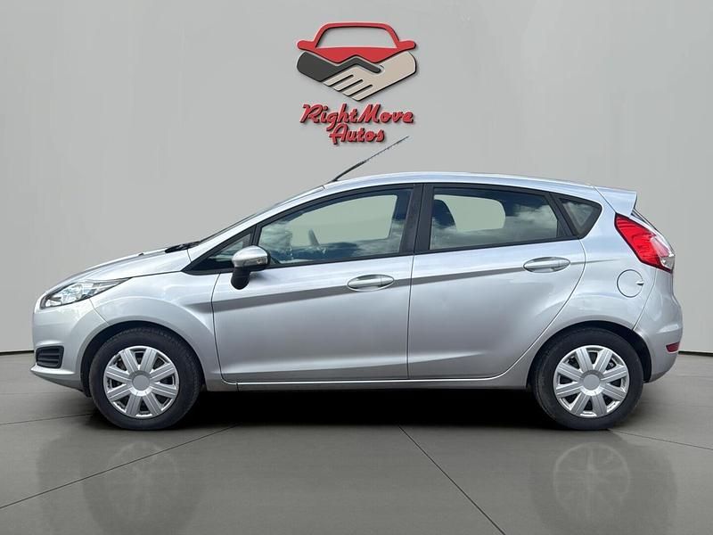 Used Ford Fiesta Style 75 HP (55 kW) 2013 Silver Hatchback