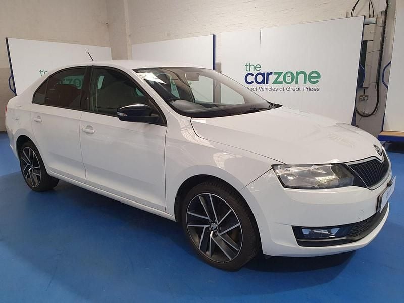 White Used 2018 Skoda Rapid Sport Hatchback | £3,899 (Fair price) - Image 1/4