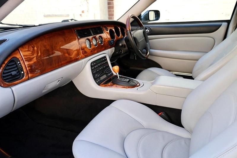 Used Jaguar XK8 2004 Silver Coupe