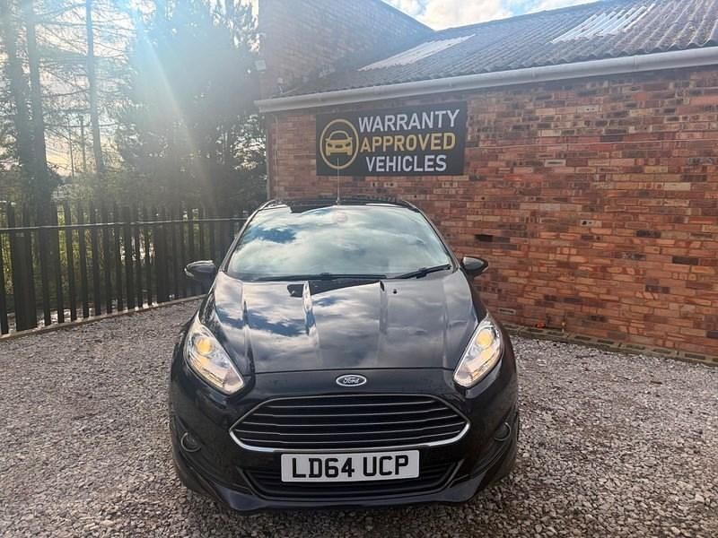 Used Ford Fiesta Titanium 125 HP (91 kW) 2014 Black Hatchback
