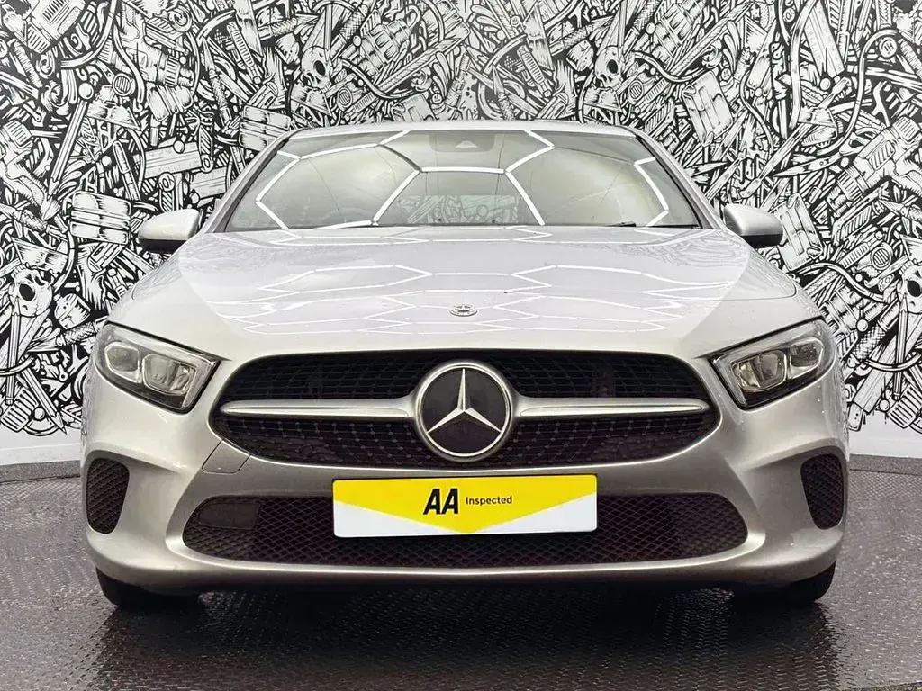 Used Mercedes A180 116 HP (85 kW) 2018 Silver Hatchback