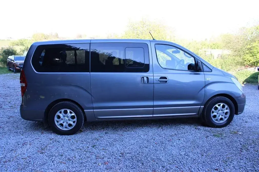 Used Hyundai I800 Style 168 HP (123 kW) 2011 Grey MPV