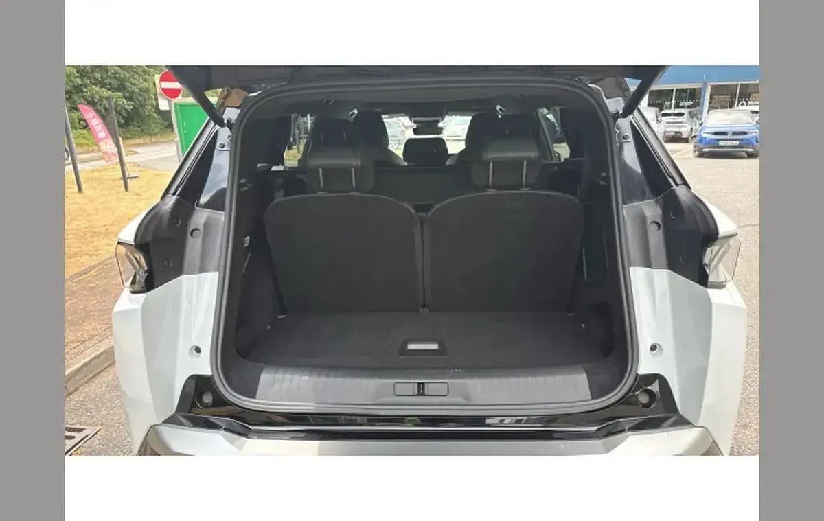 Used Peugeot 5008 GTi 154 kW (210 HP) 2025 White SUV