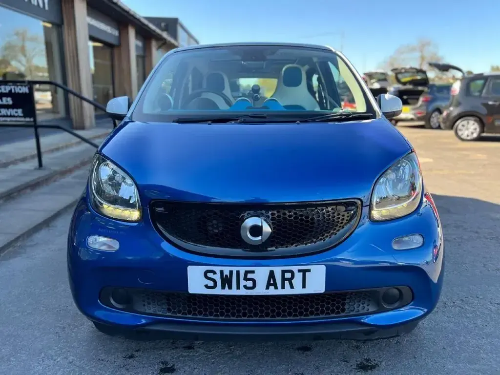 Used Smart ForFour Premium 90 HP (66 kW) 2015 Blue Hatchback