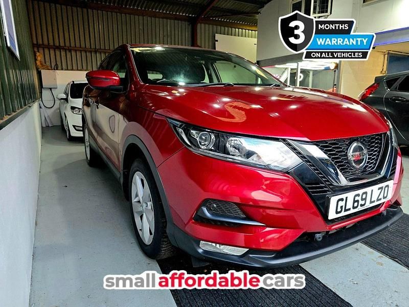 Used Nissan Qashqai Acenta Premium 160 HP (117 kW) 2019 Red SUV