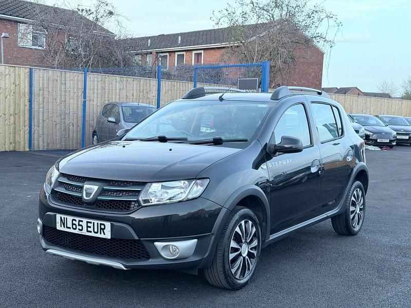 Begagnad Dacia Sandero Lauréate 2015 Svart Halvkombi