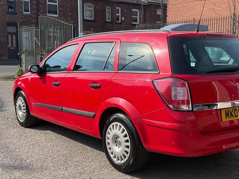 Used Vauxhall Astra 90 HP (66 kW) 2009 Red Estate