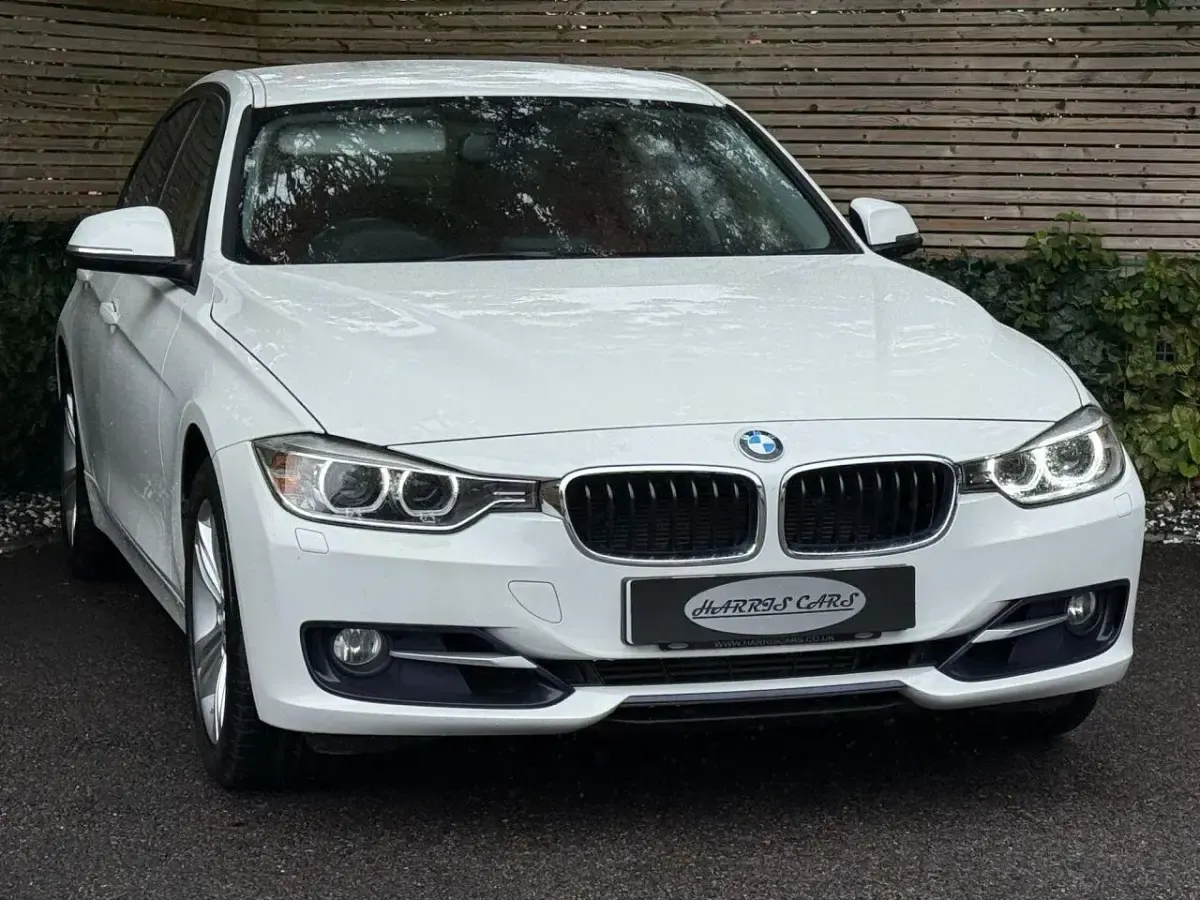 Used BMW 320 Sport Line 184 HP (135 kW) 2015 White Sedan