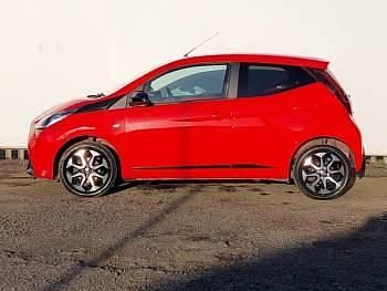 Used Toyota Aygo Trend 72 HP (52 kW) 2020 Red Hatchback
