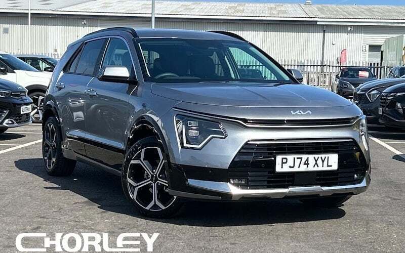 Grey New 2025 Kia Niro 3 SUV | £26,961 (Fair price) - Image 1/4