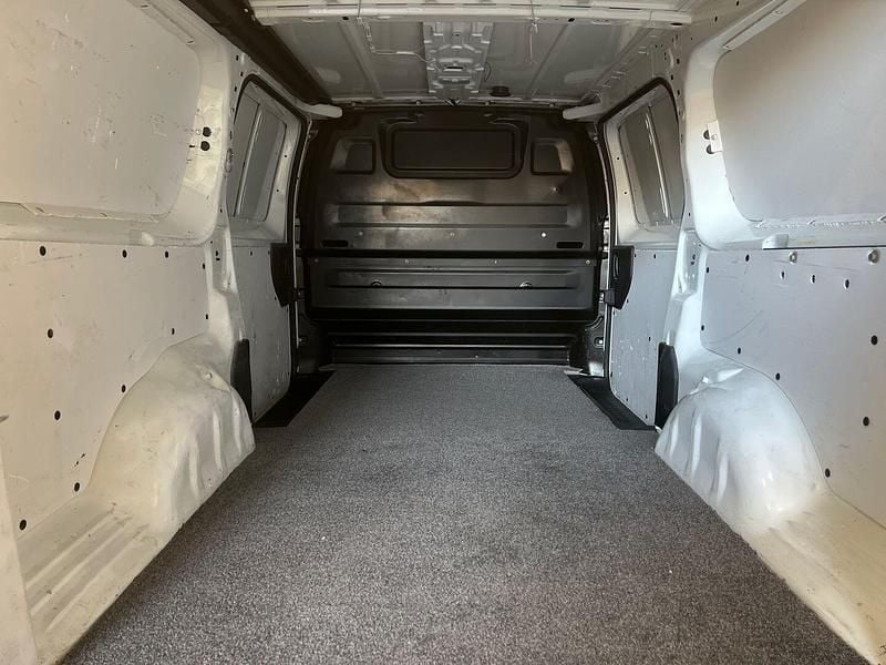 Used Vauxhall Vivaro Edition 100 HP (73 kW) 2020 White MPV