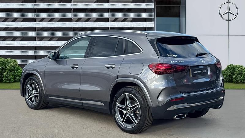 Used Mercedes GLA200 Executive 163 HP (119 kW) 2024 SUV