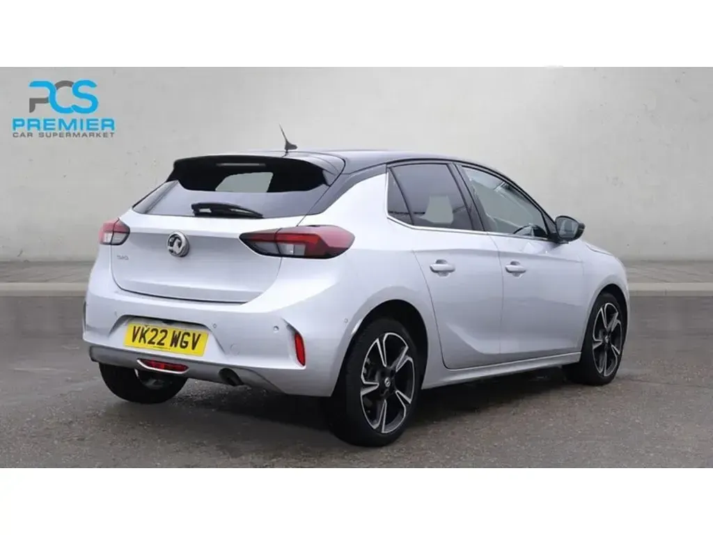 Used Citroën C3 PureTech 2022 Cumulus grey metallic Hatchback
