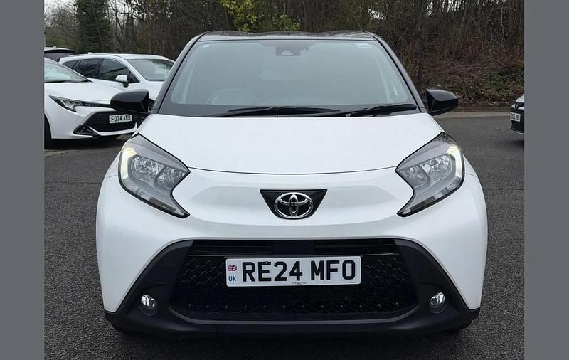 Used Toyota Aygo X 72 HP (52 kW) 2024 White SUV