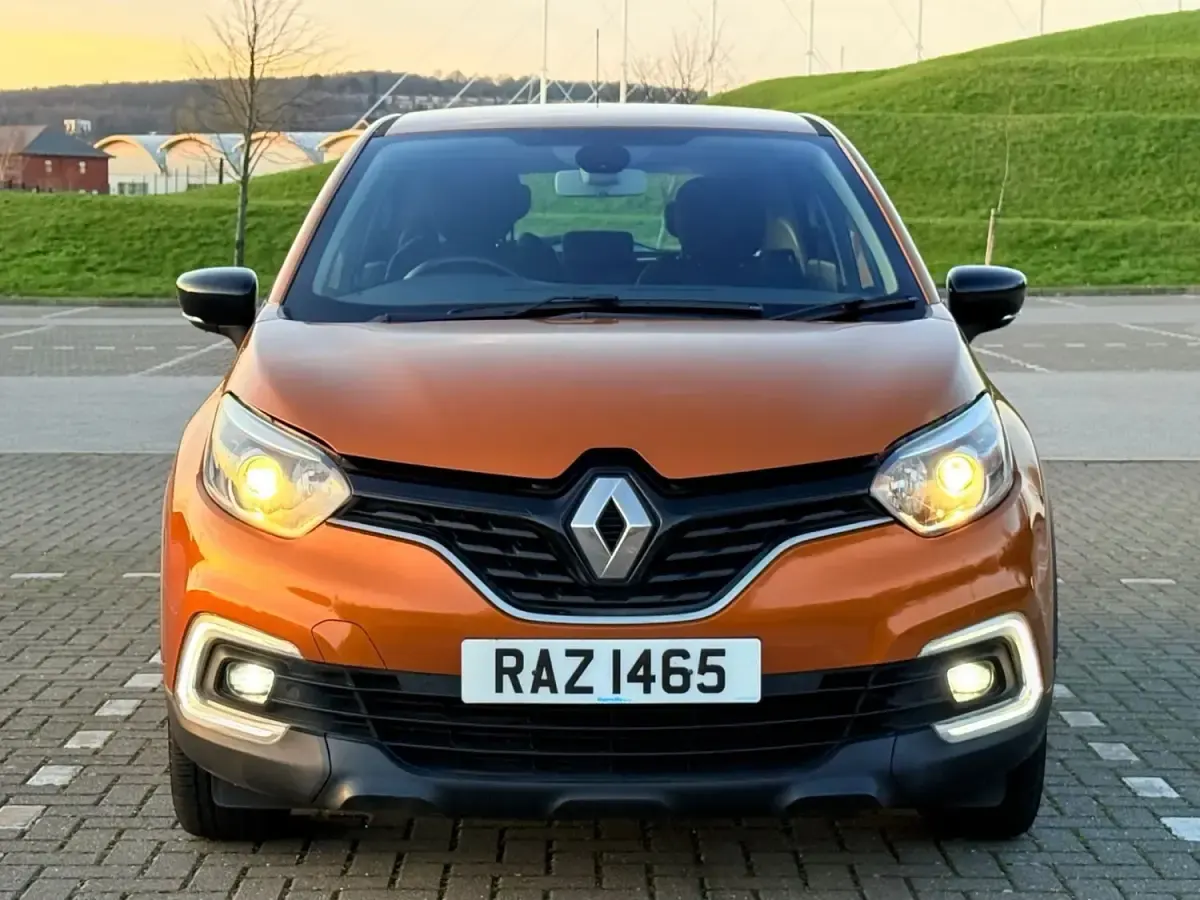 Gebraucht Renault Captur Dynamique 120 PS (88 kW) 2018 Orange SUV