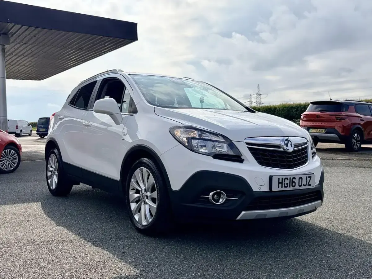 Used Vauxhall Mokka 134 HP (98 kW) 2016 White SUV
