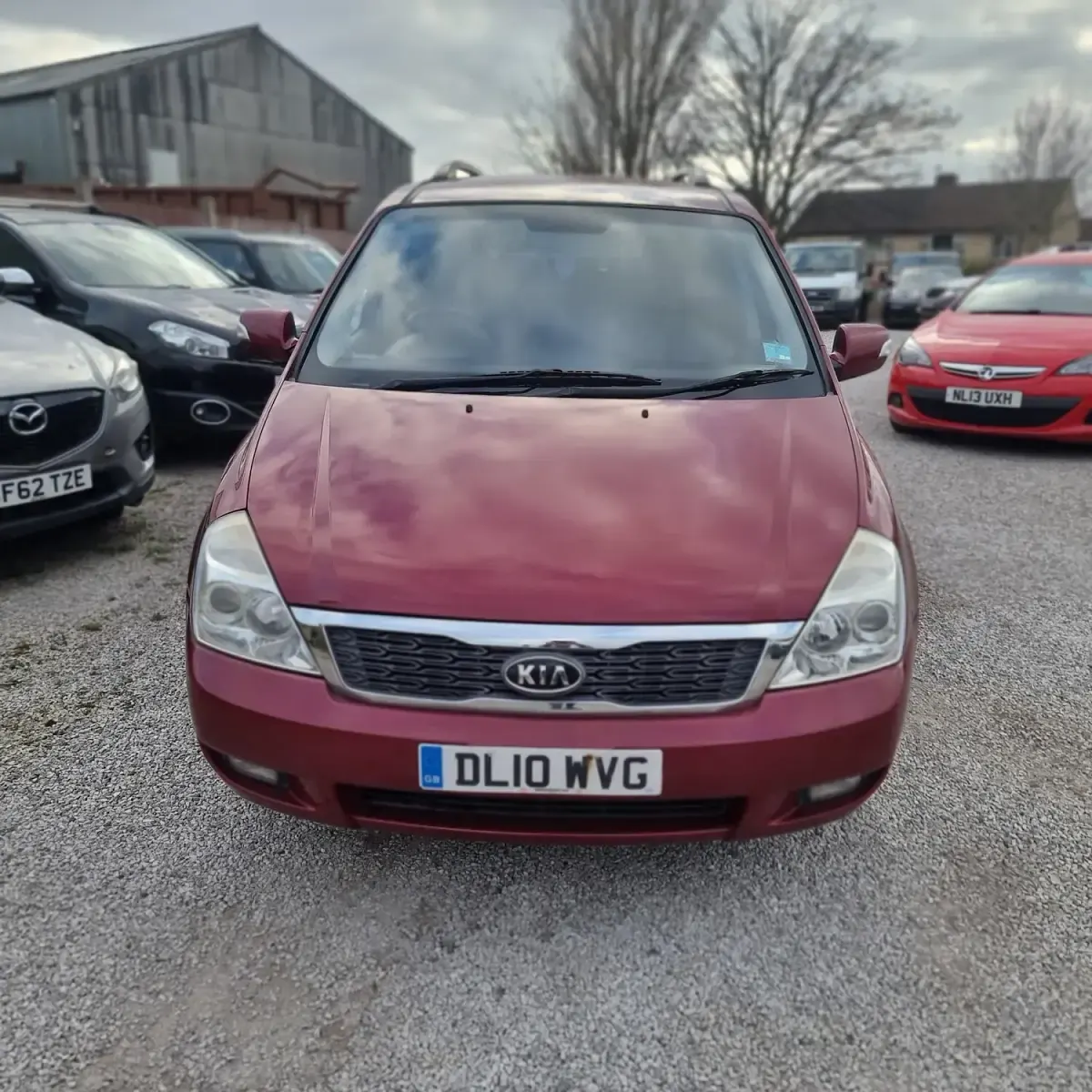 Used Kia Sedona 2010 Red MPV