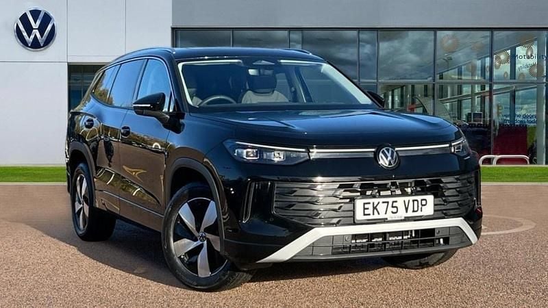 New 2025 VW Touran Match MPV | £39,315 (Super price) - Image 1/4