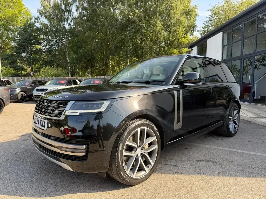 Used Land Rover Range Rover SE 300 HP (220 kW) 2024 Black SUV