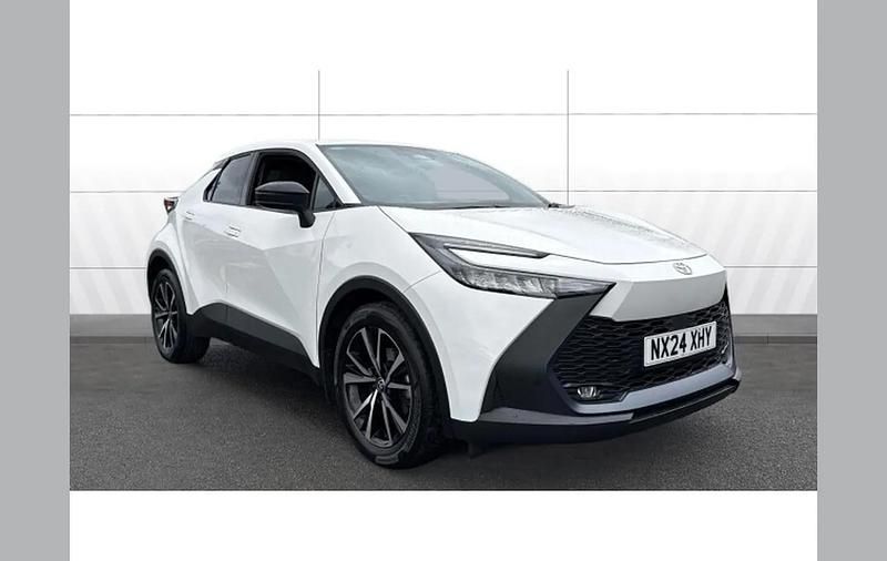 Used Toyota C-HR Design 140 HP (102 kW) 2024 White SUV