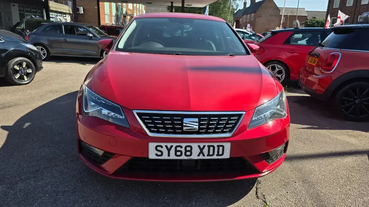 Used Seat Leon XCELLENCE 130 HP (95 kW) 2019 Red Hatchback