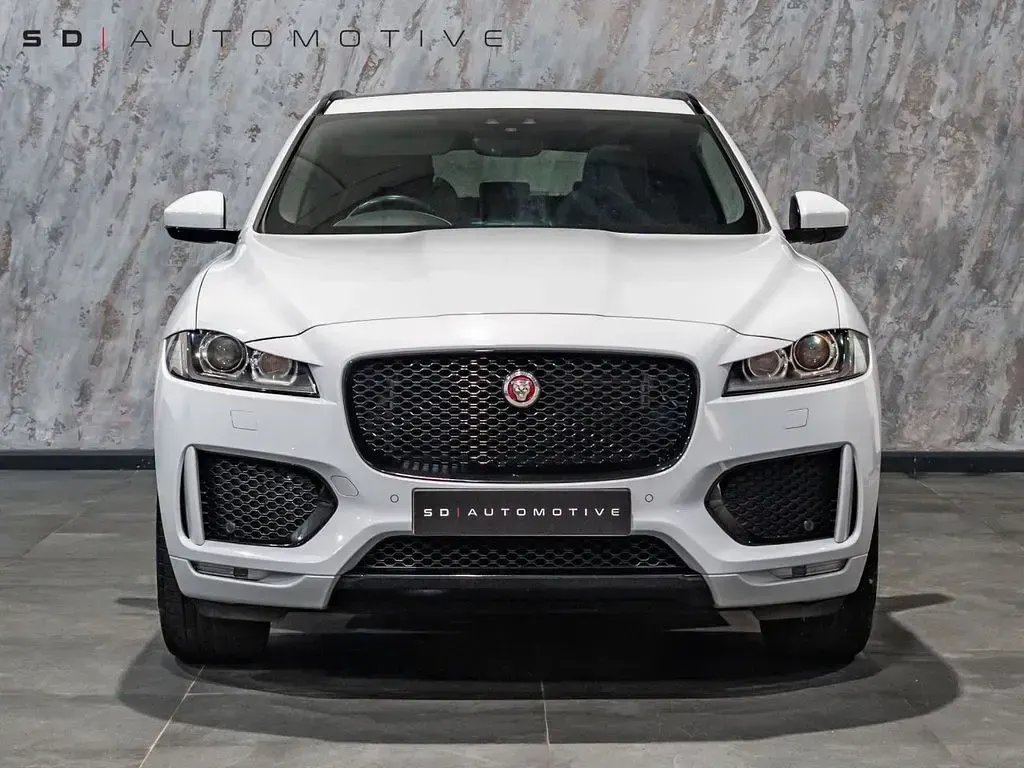 Używany Jaguar F-Pace Chequered Flag 180 KM (132 kW) 2019 Biały SUV