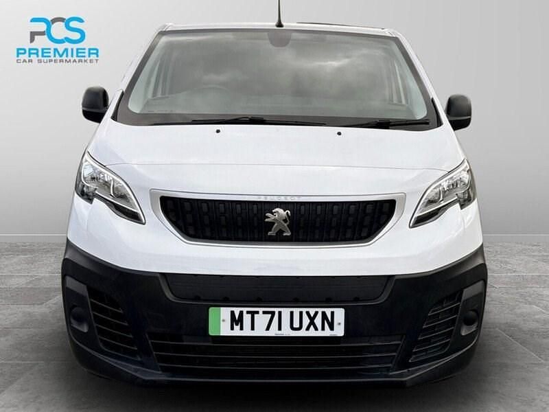 Used Peugeot e-Expert 100 kW (136 HP) 2021 White Van