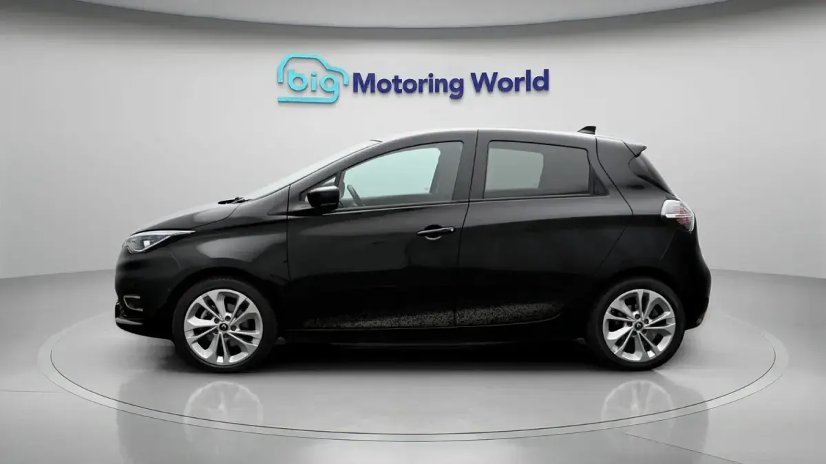 Used Renault Zoe Iconic 100 kW (136 HP) 2022 Black Hatchback
