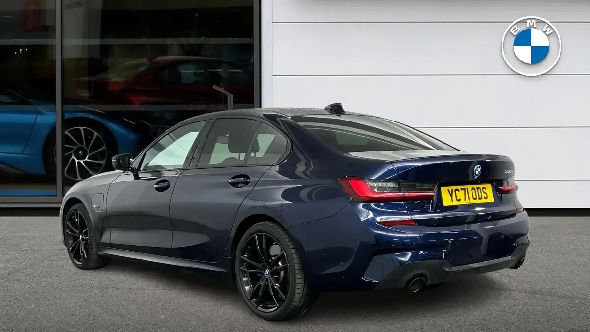 Used BMW 330 M Sport 288 HP (211 kW) 2021 Blue Sedan
