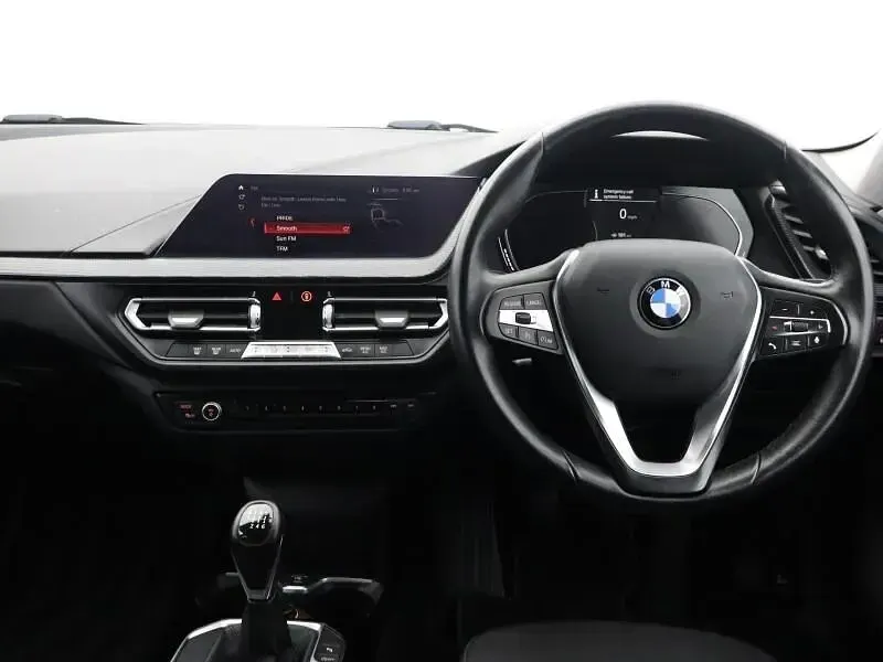 Used BMW 118 Sport Line 138 HP (101 kW) 2020 White Hatchback