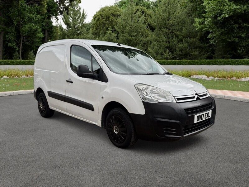 White Used 2017 Citroën Berlingo MPV | £3,995 (Good price) - Image 1/4