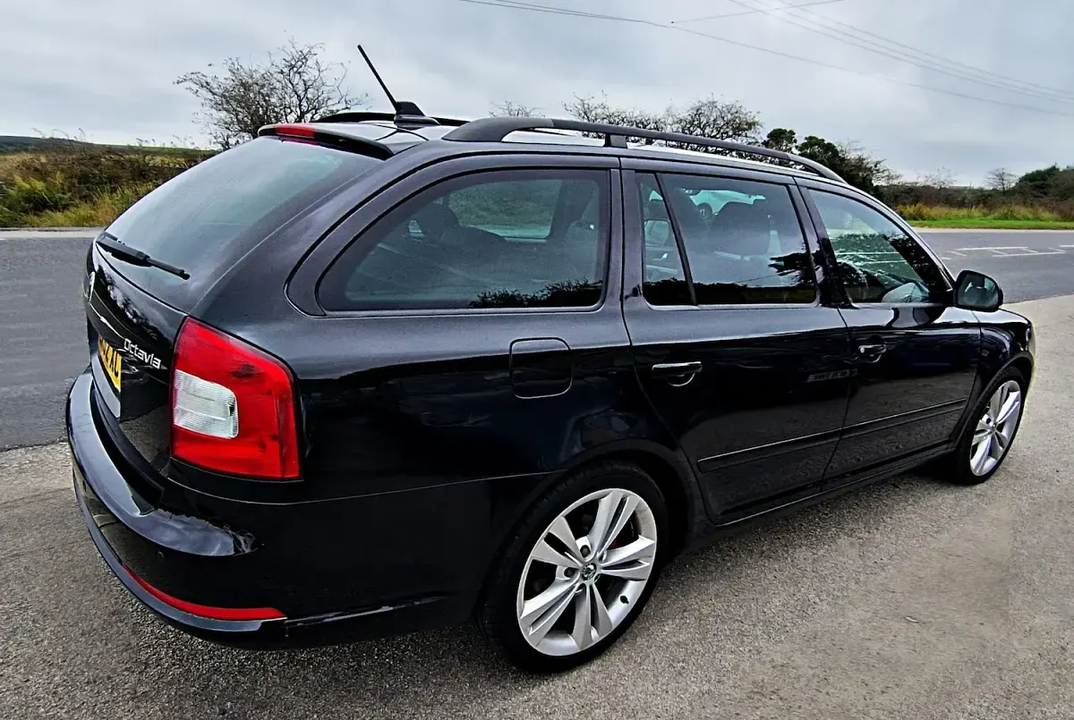 Used Skoda Octavia vRS 200 HP (147 kW) 2012 Black Estate