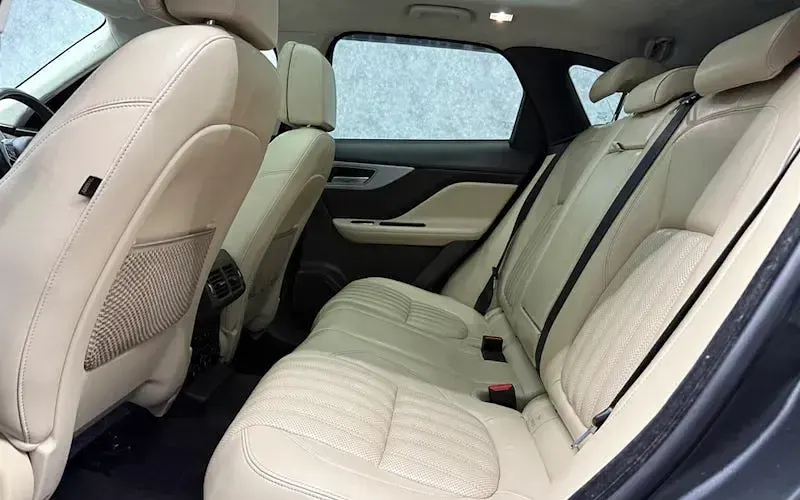 Used Jaguar F-Pace Portfolio 179 HP (131 kW) 2019 Grey SUV