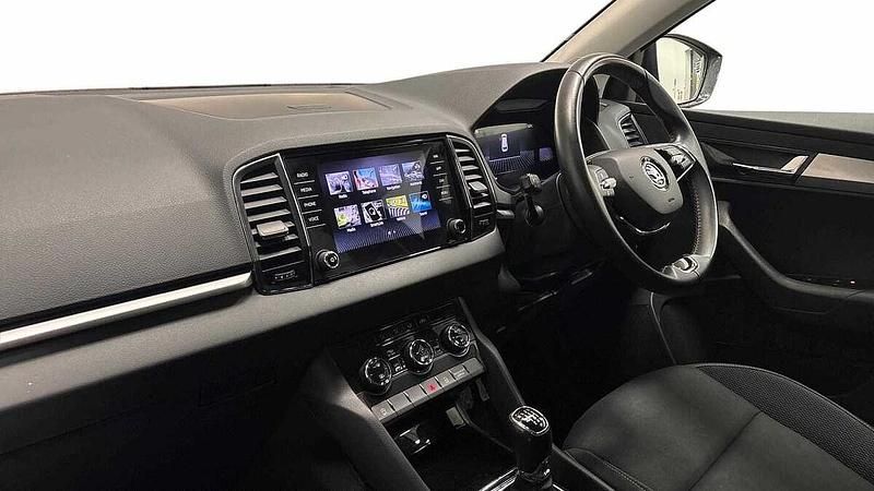 Used Skoda Karoq SE Drive 85 HP (62 kW) 2022 Black magic pearl effect SUV