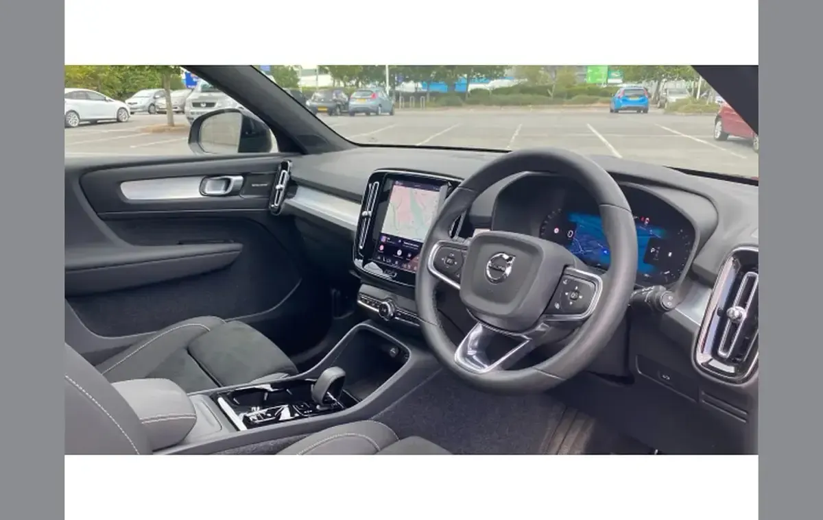 Used Volvo XC40 Ultra 194 HP (142 kW) 2025 Blue SUV