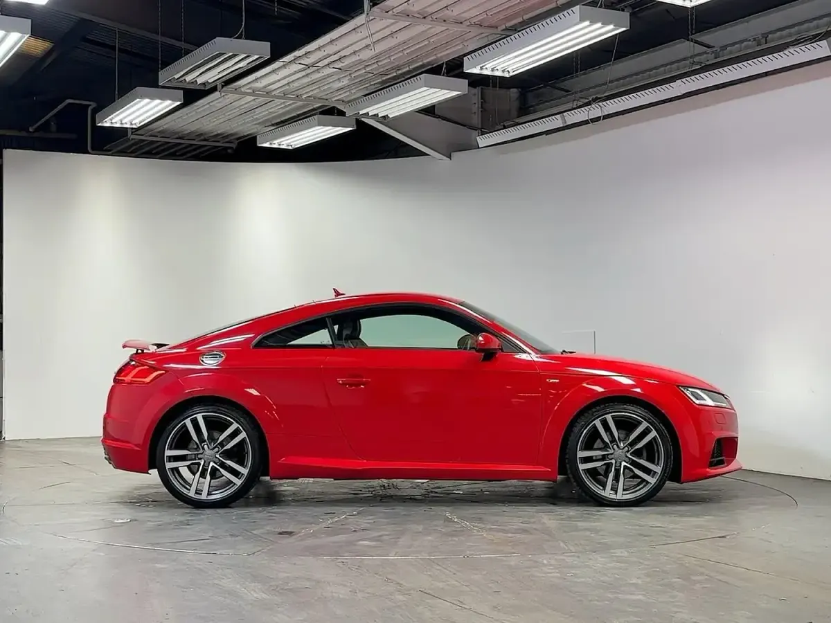 Used Audi TT S-Line 230 HP (169 kW) 2015 Red Coupe