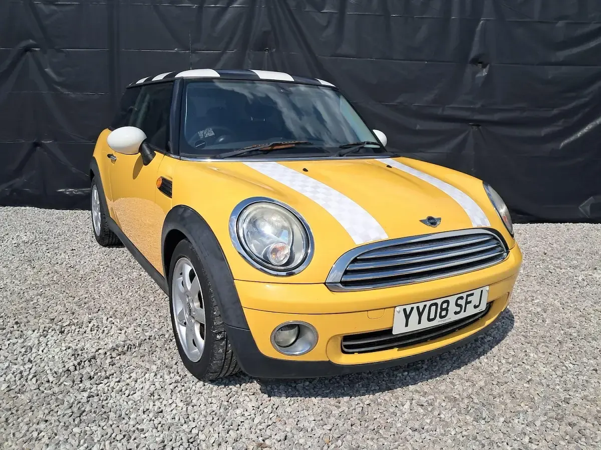 Used Mini Cooper Hatch 120 HP (88 kW) 2008 Yellow Hatchback