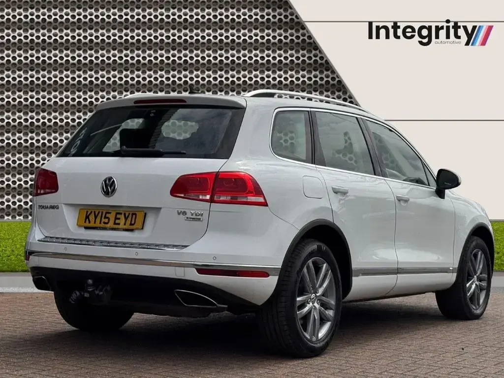 Used VW Touareg SE 262 HP (192 kW) 2015 White SUV