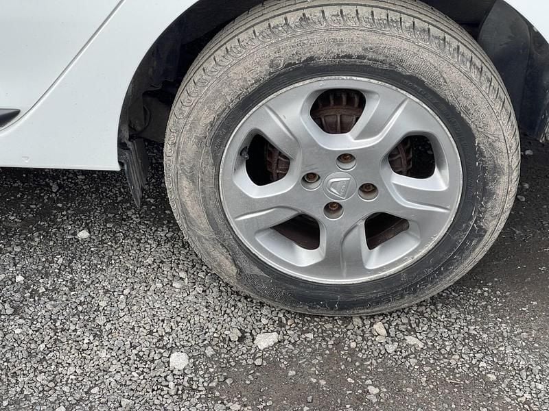 Used Dacia Logan MCV Lauréate 90 HP (66 kW) 2016 White Estate