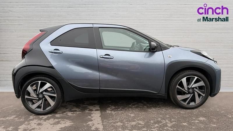 Used Toyota Aygo X 72 HP (52 kW) 2024 Grey SUV