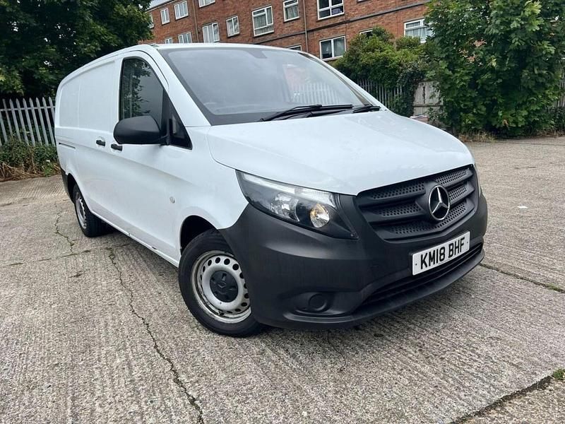 Begagnad Mercedes Vito 2018 Vit Van