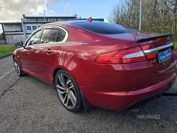 Used Jaguar XF Luxury 200 HP (147 kW) 2015 Red Sedan