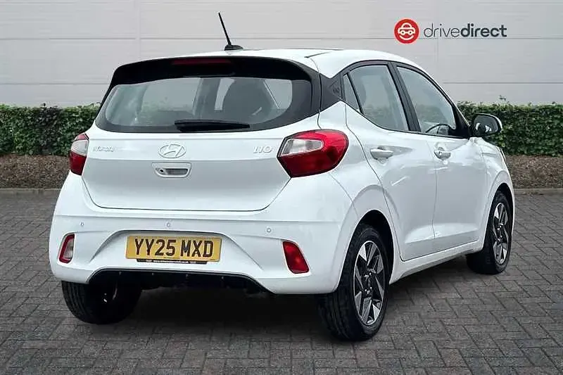 Used Hyundai i10 Advanced 63 HP (46 kW) 2025 White Hatchback