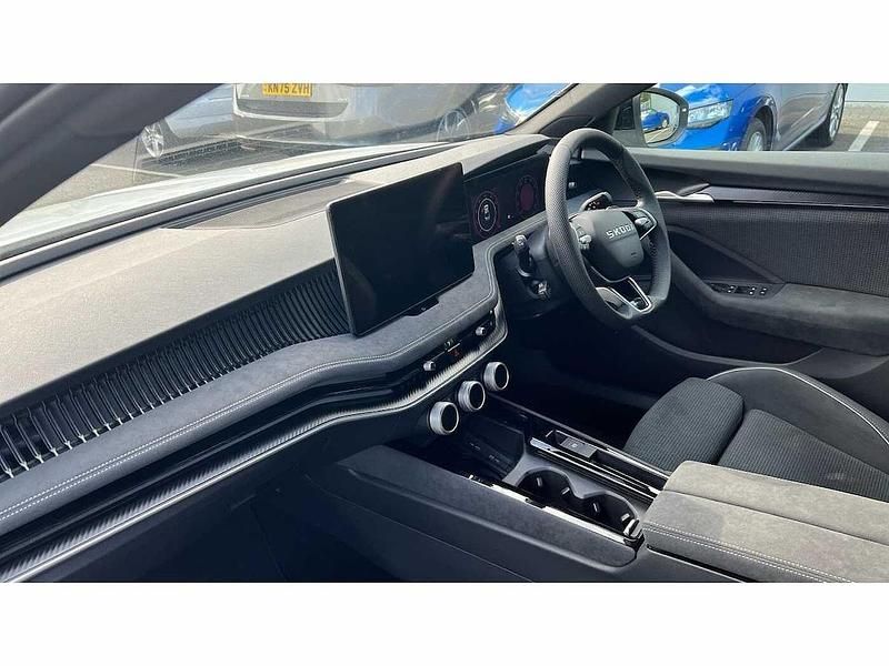 Used Skoda Superb SportLine 150 HP (110 kW) 2026 Pure white Hatchback