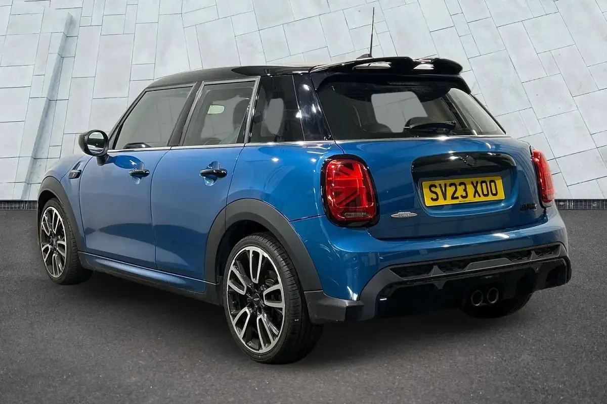 Begagnad Mini Cooper S Hatch 176 HK (129 kW) 2023 Blå Halvkombi